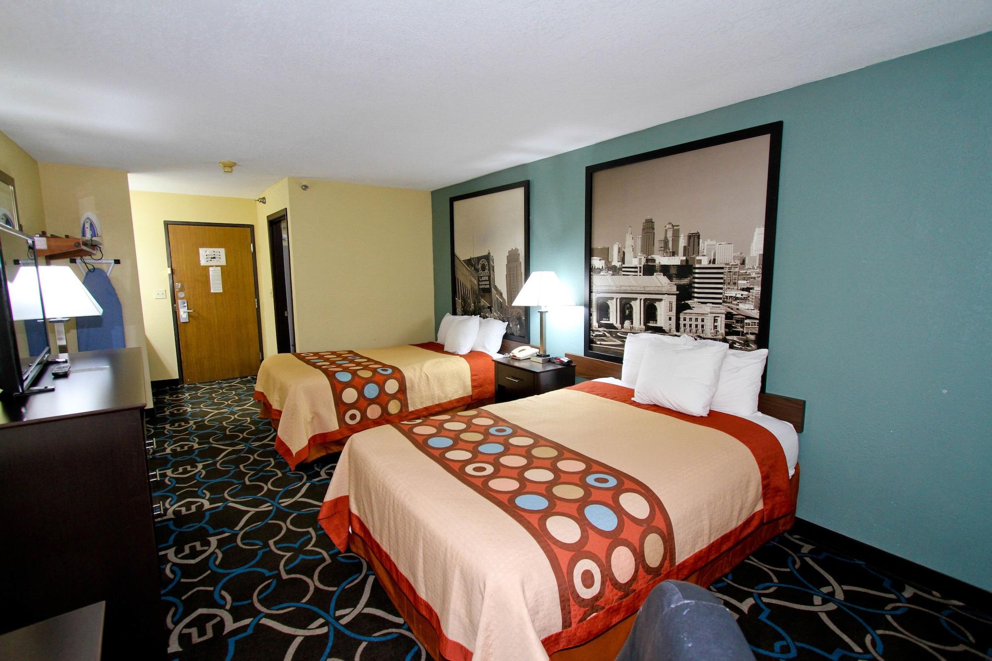 Super 8 By Wyndham Kansas City Exterior photo