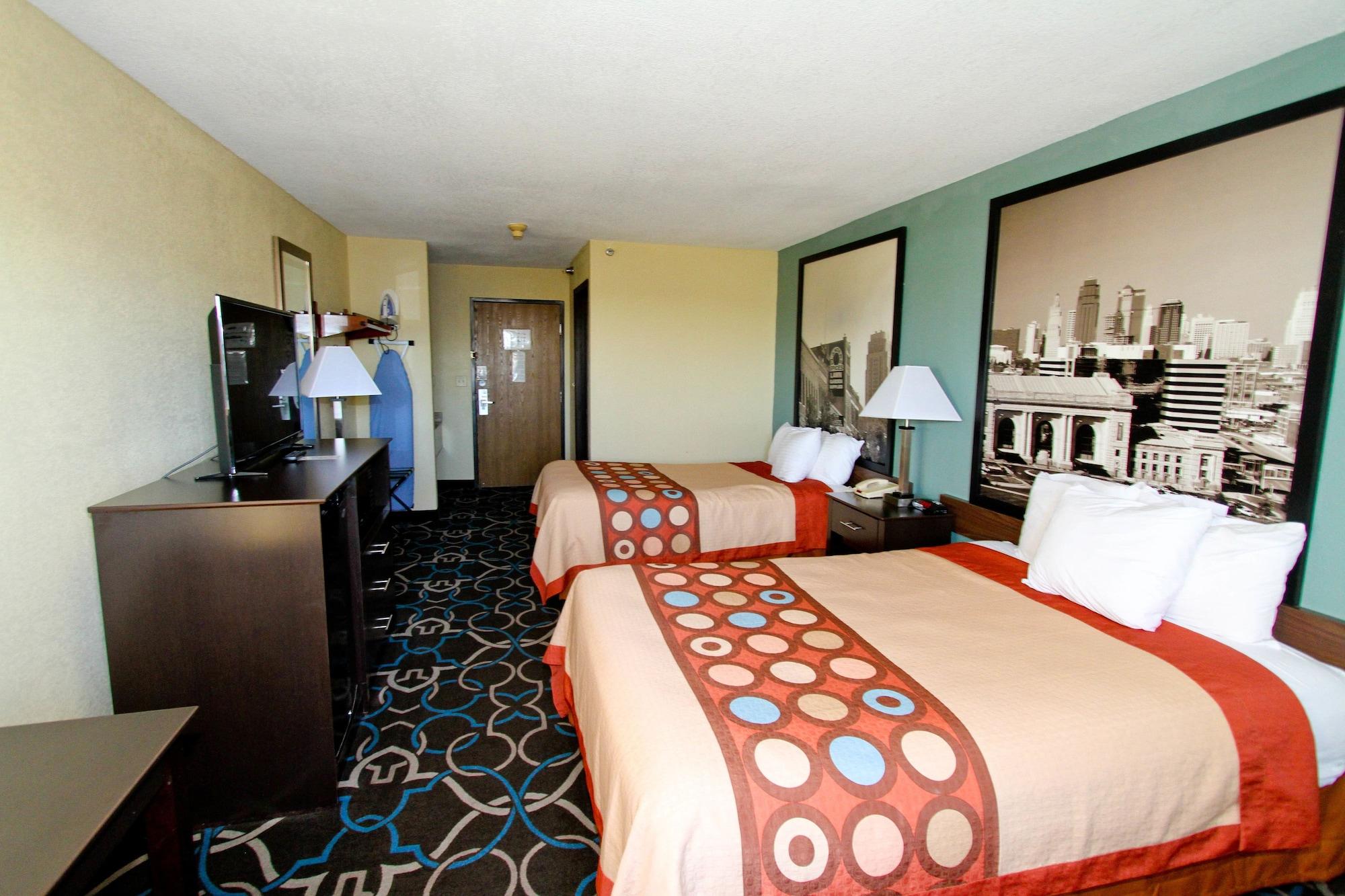 Super 8 By Wyndham Kansas City Exterior photo