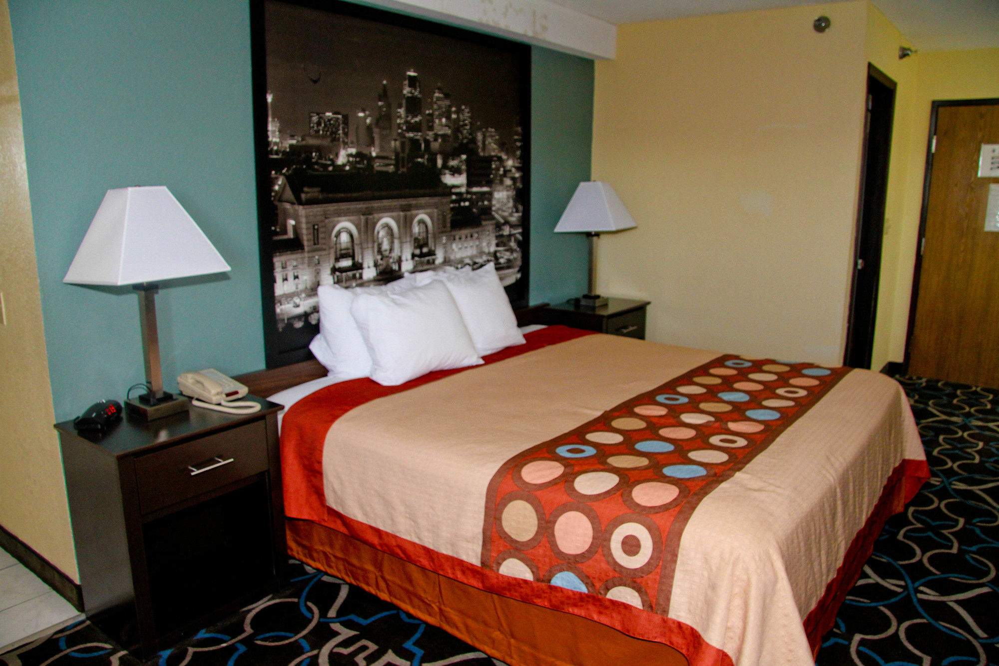 Super 8 By Wyndham Kansas City Exterior photo