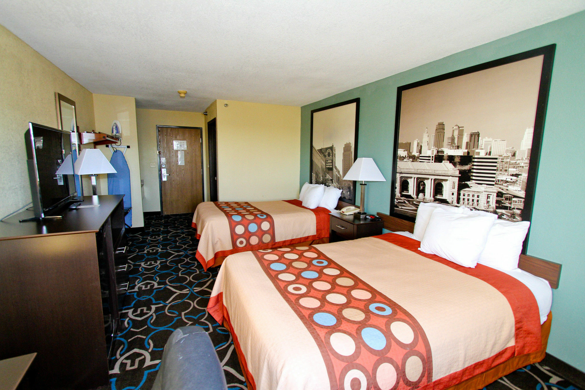 Super 8 By Wyndham Kansas City Exterior photo