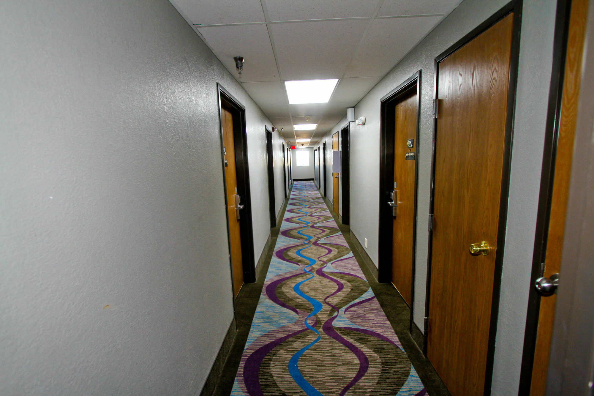 Super 8 By Wyndham Kansas City Exterior photo